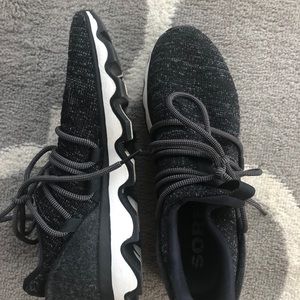 Sorel Women’s Kinetic Lace Up sneakers